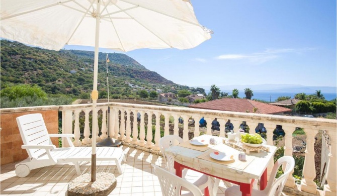 Nice home in Ricadi with WiFi and 6 Bedrooms