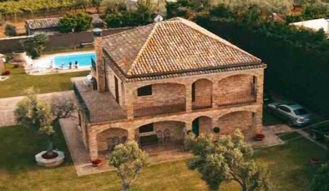 Villa con piscina in Abruzzo - A 7 minuti dal Mare