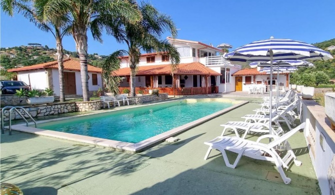 Stunning home in RICADI with WiFi, 7 Bedrooms and Outdoor swimming pool