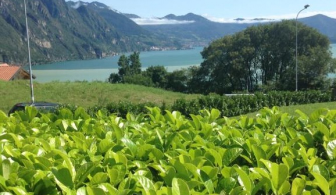 Villa Mirella: Casa vista lago con piscina