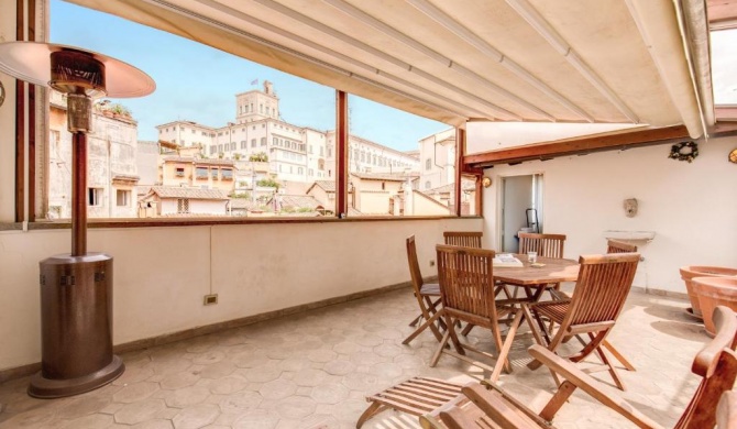 Amazing attic in with terrace in Fontana di Trevi