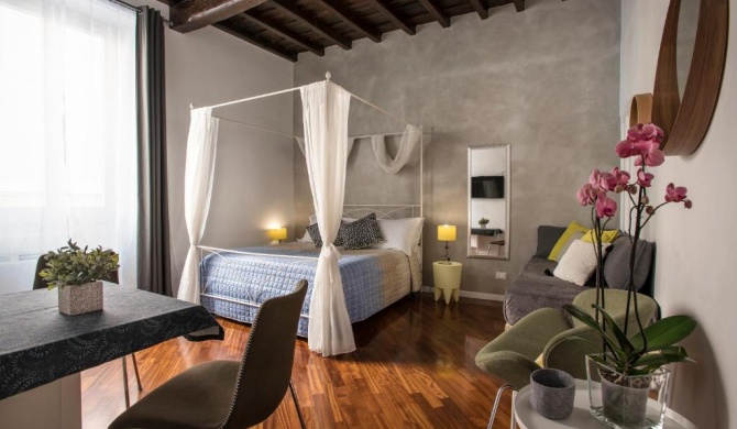 Apartment Near Trevi Fountain