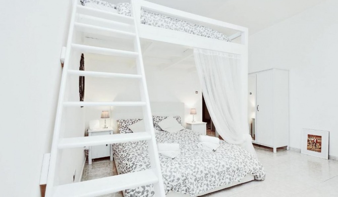 BBHOME Trastevere Station White Apartment