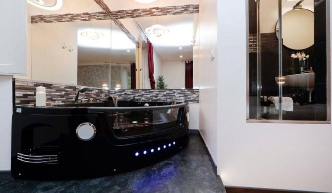 Black Enchanting Jacuzzi Suite Trastevere - Top Collection