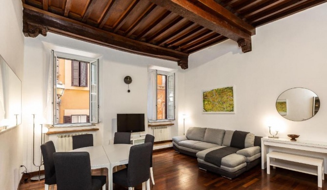 Cartari Rental in Rome Apartment