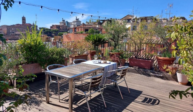 Colosseo - Charming period apartment with wonderful panoramic terrace