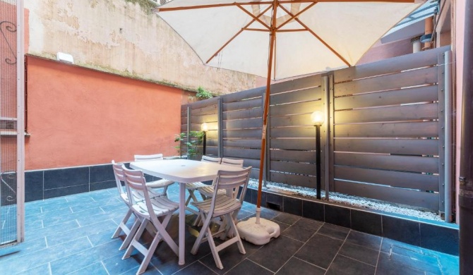 Colosseo Apartment with Patio