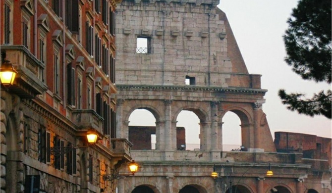 Colosseum Street