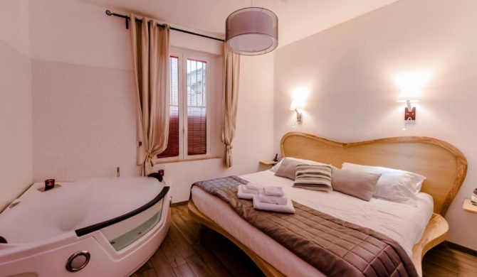 Flatinrome Trastevere Deluxe Rooms - Green Patio