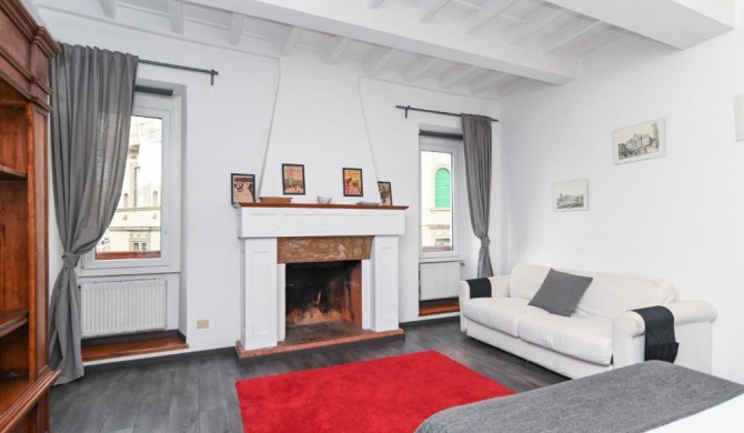 Gorgeous Trastevere loft on the river