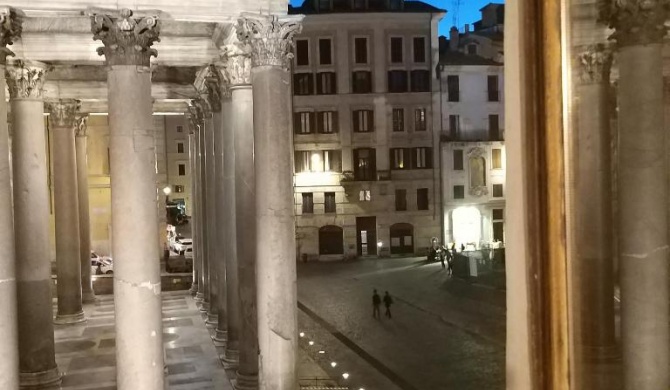 L'antica dimora con splendida vista sul Pantheon