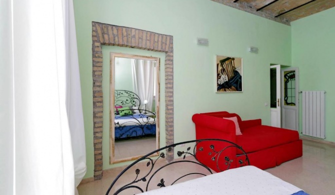 Large flat 30min Colosseo