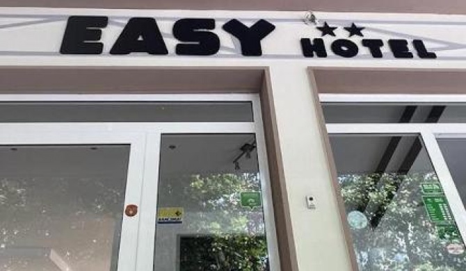 Easy Hotel