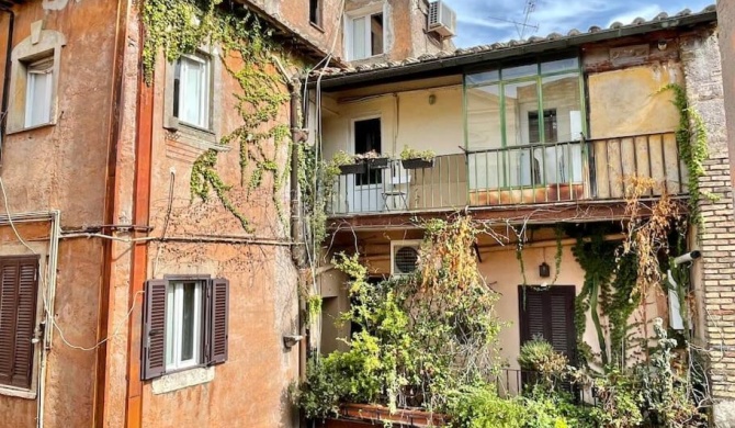 Lovely apartment in Via della Scala, Trastevere