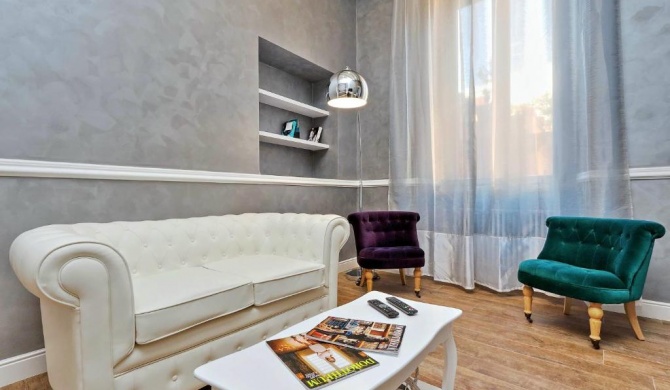 Luxury Apartment Sabina 50 mt from Trevi Fountain