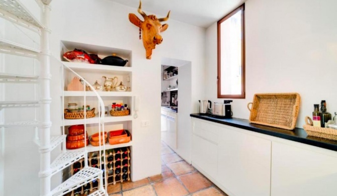 Luxury art apartment in Trastevere with terrace