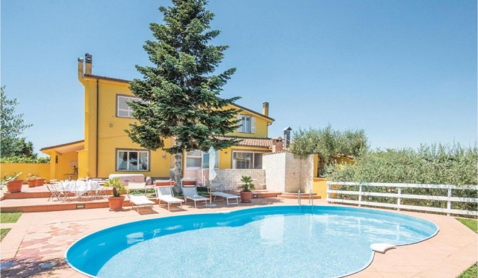 Beautiful home in ROMA with 4 Bedrooms, WiFi and Private swimming pool