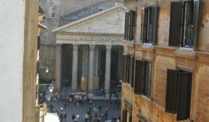 Pantheon Domus Valentino