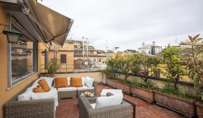 ROMAC - Condotti Penthouse in the Spanish Steps area